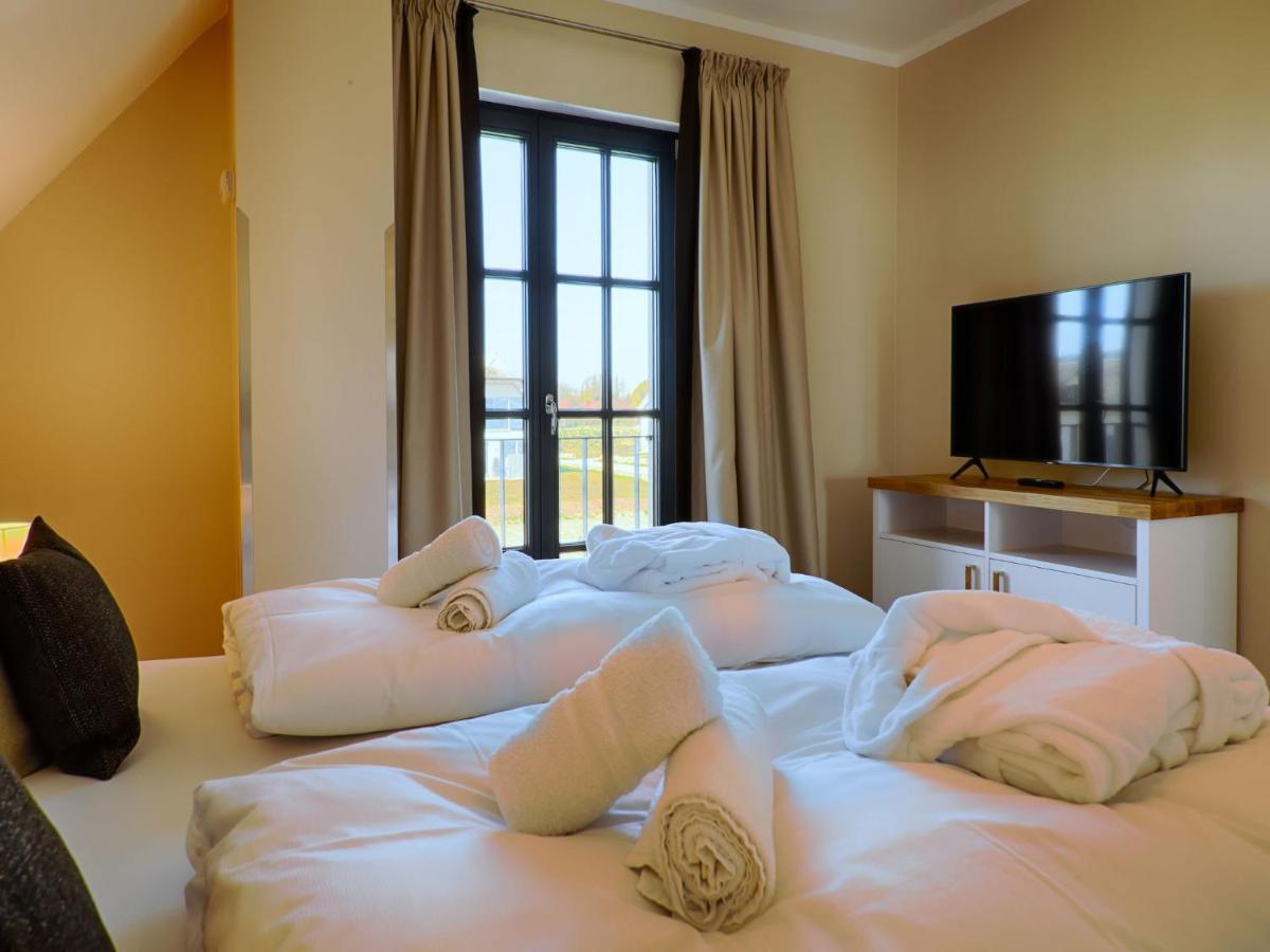 Reetland Am Meer - Luxus Reetdachvilla Mit 3 Schlafzimmern, Sauna Und Kamin F18 Dranske Eksteriør bilde